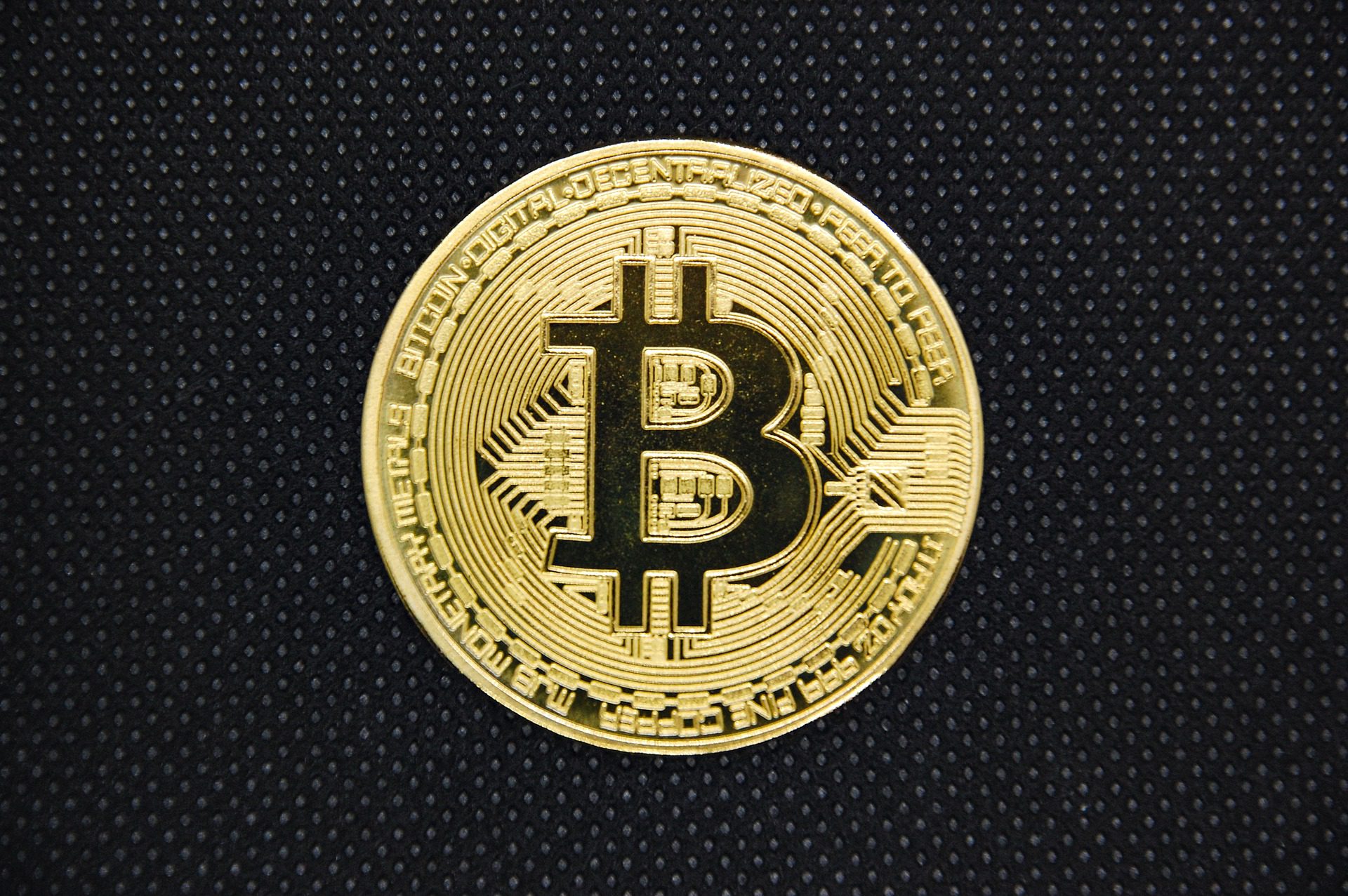 Rusya Başbakanı, Bitcoin'i ekonomiye entegre etme zamanının geldiğini söyledi