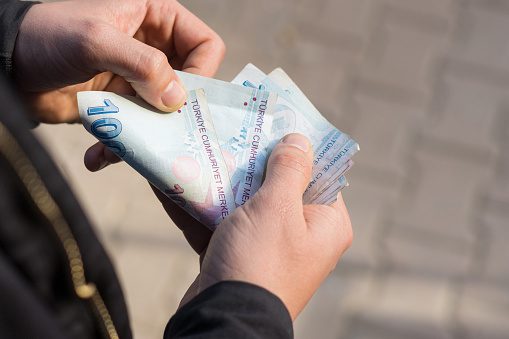 Ev Hanımlarına Kredi Veren Bankalar 2023 (Güncel Liste)