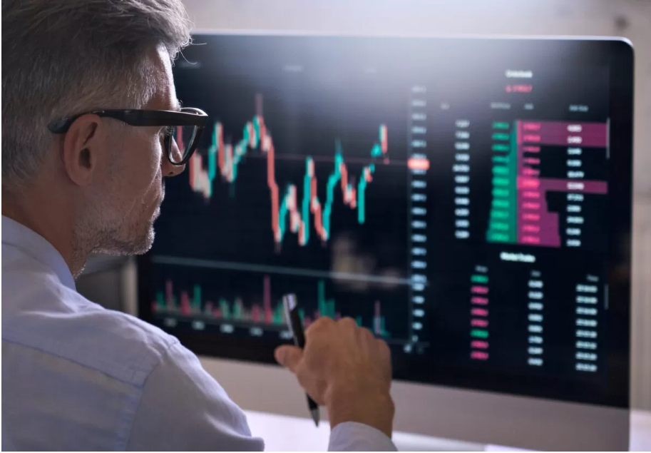 Efsane Ekonomist Değerlendirdi: Bitcoin’de Yeni Yüksek Tepe Geliyor!