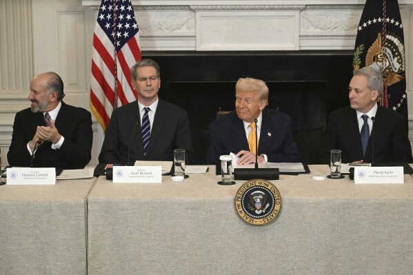 Trump’ın Kripto Danışmanı Sacks’ten Warren’a Sert Çıkış: “Kriptoyu Sürgüne Göndermek İstiyor!”