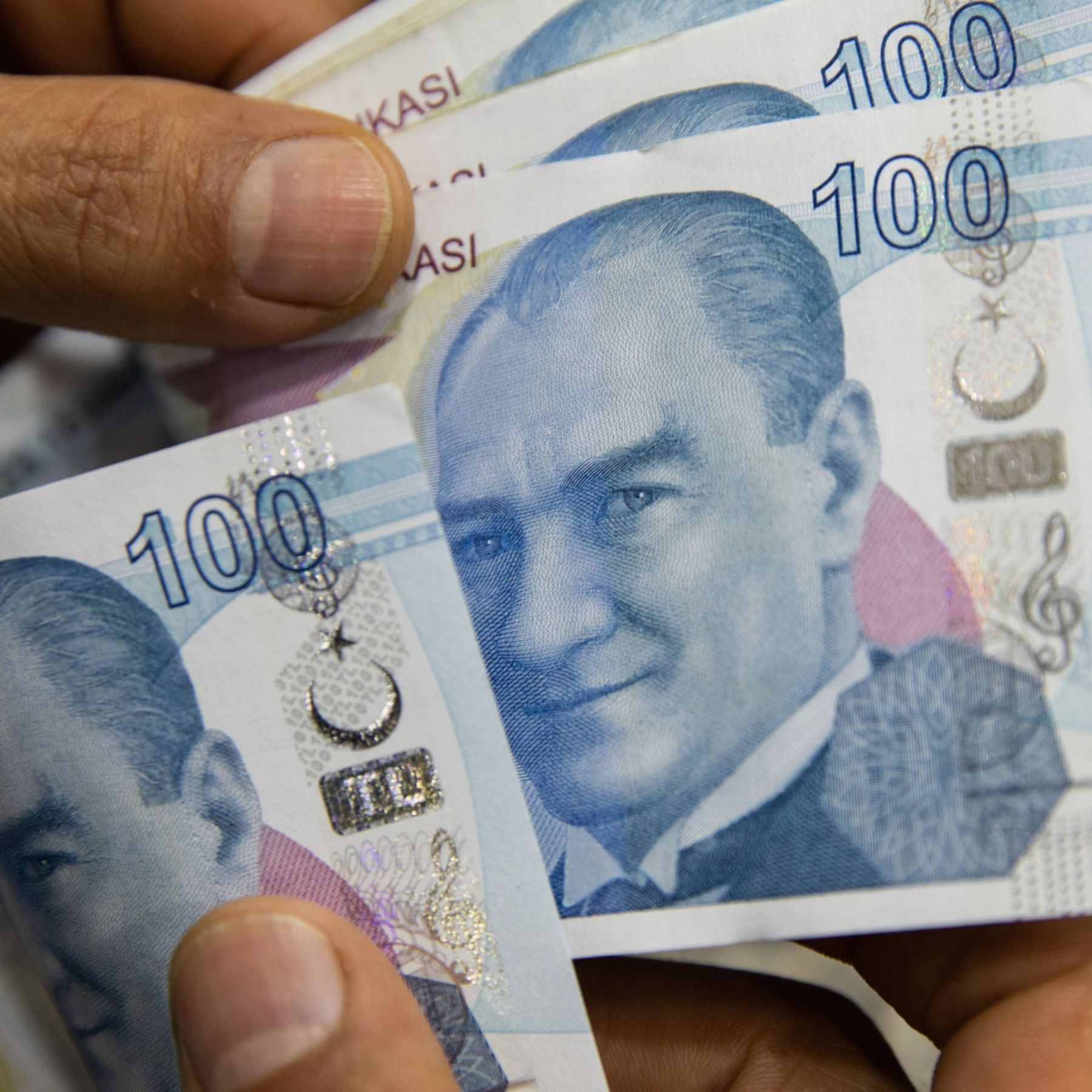 2023/05/07/lira.jpg